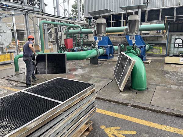 Manutenzione di torri evaporative